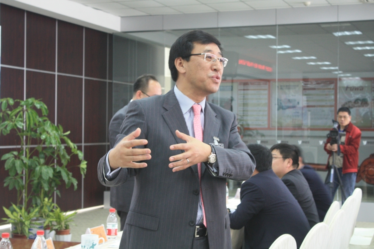 集瑞联合重工有限公司董事长李胤辉亲自回答用户的问题