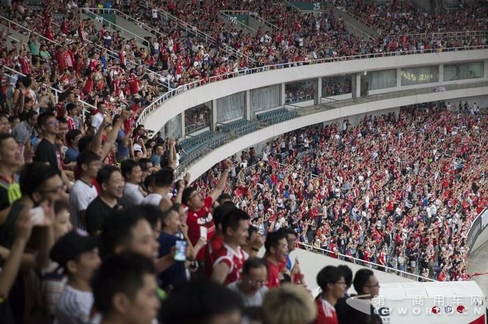 2017国际冠军杯中国赛现场球迷热情满满.jpg