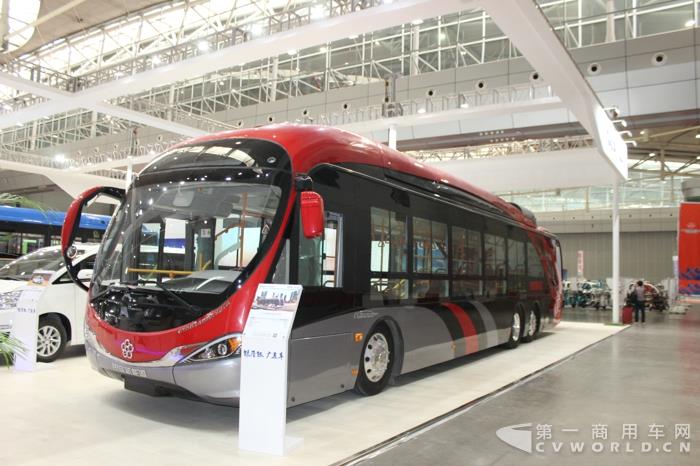 银隆13.7米BRT纯电动公交车 (3).jpg