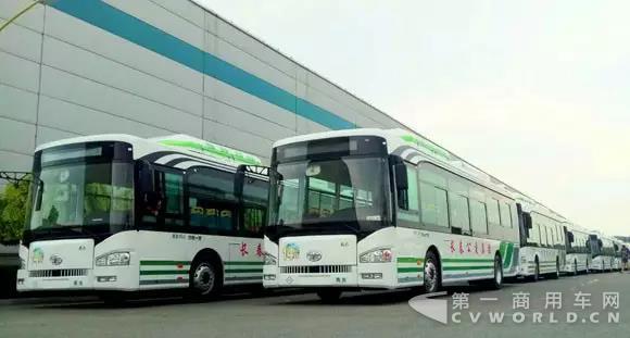 120辆纯天然气动力公交客车驶入长春街头.jpg
