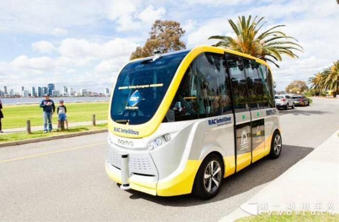 澳大利亚无人驾驶巴士开测已有一年1.jpg