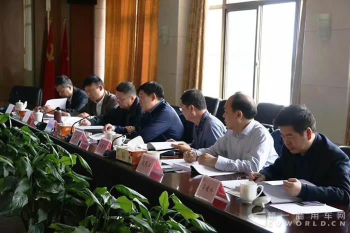 华菱公司“满足国五排放的柴油发动机研发项目” 顺利通过验收.jpg 华菱公司“满足国五排放的柴油发动机研发项目” 顺利通过验收.jpg