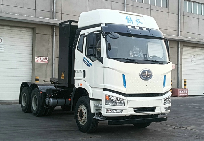 解放J6P换电式纯电动半挂牵引车.jpg
