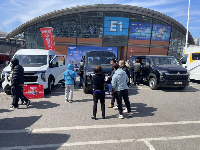 中国重汽轻型汽车强势登陆三大房车展，演绎移动生活新风尚2.png
