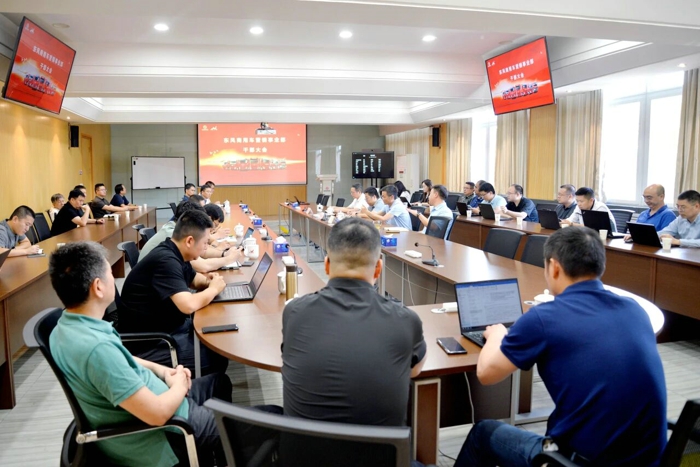东风商用车召开营销事业部干部大会1.jpg