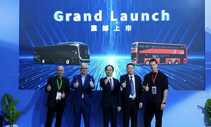逐鹿欧洲竞技场！中通H12E-Plus、N12D纯电动客车隆重发布3.jpg