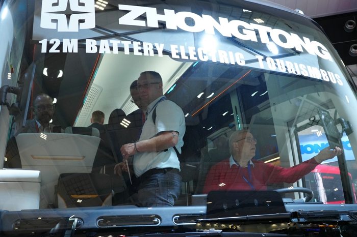 逐鹿欧洲竞技场！中通H12E-Plus、N12D纯电动客车隆重发布11.jpg