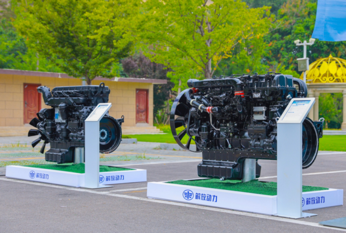 解放 CA6SX1 发动机.png