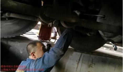 驾驶安全可靠，大运重卡我的选择2.jpg