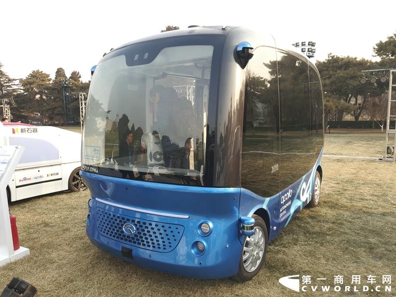 阿波龙自动驾驶微型巴士
