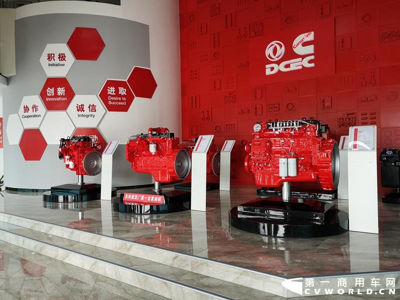 东风康明斯发动机展示