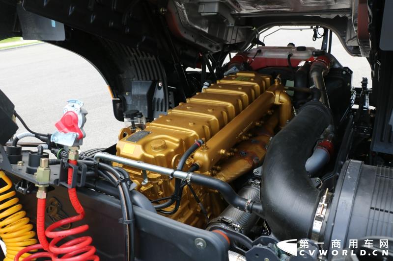 搭载玉柴发动机的乘龙H7