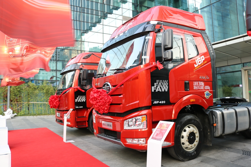 解放2020款新J6P质惠版 6×4 平头牵引车