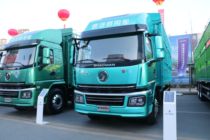 陕汽轩德翼物流车