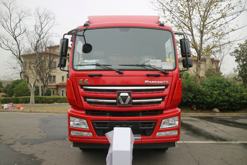 城市物流仓栅车