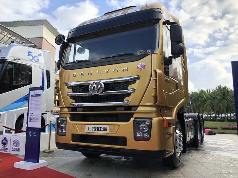 红岩杰狮C6 6×4半挂牵引车