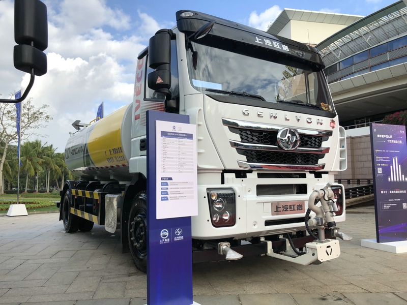 红岩杰狮C6 4×2绿化喷洒车