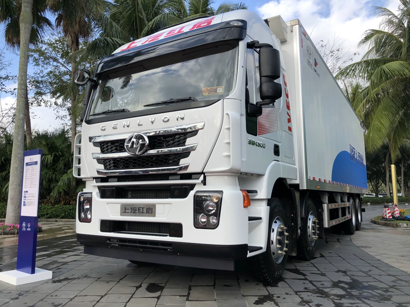 红岩杰狮C500 8×4冷藏车