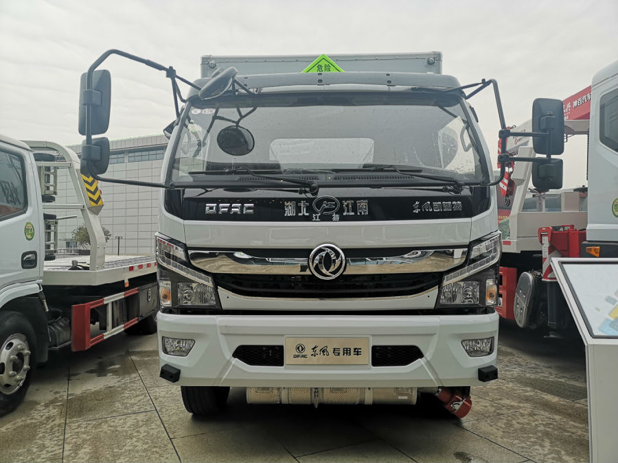 东风危险品运输厢式车（国六）