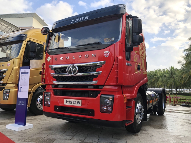 红岩杰狮C6 LNG 4×2半挂牵引车