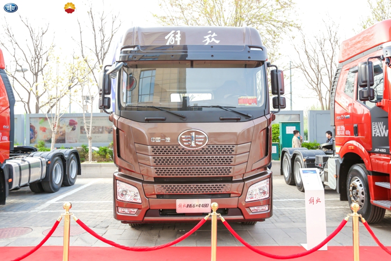 解放JH6 6×4 480马力牵引车